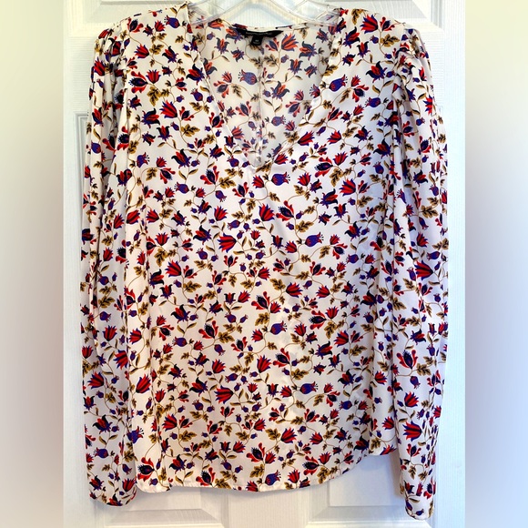 Banana Republic Tops - Banana Republic V-Neck Long Sleeve Top